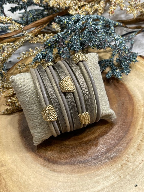 Khaki leather bracelet with gold details