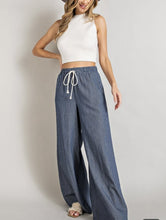 Load image into Gallery viewer, Wide Leg Jeans
